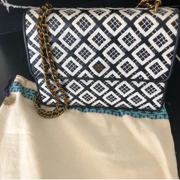 đź’•SALEđź’•Tory Burch Robinson woven satchel - Picture 7 of 9